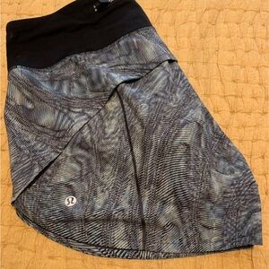 Lululemon Black and Gray shorts